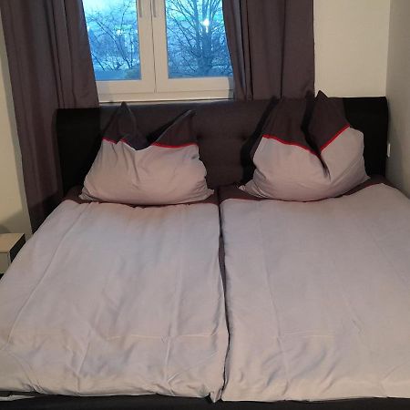 Berlin - Schoenefeld Gruene Wohnung Luaran gambar