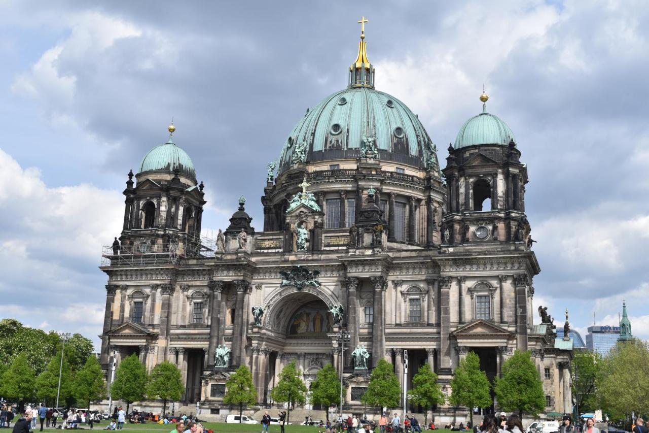 Berlin - Schoenefeld Gruene Wohnung Luaran gambar