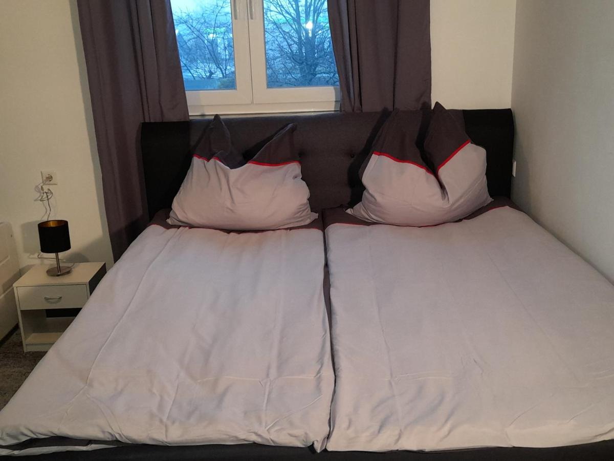 Berlin - Schoenefeld Gruene Wohnung Luaran gambar